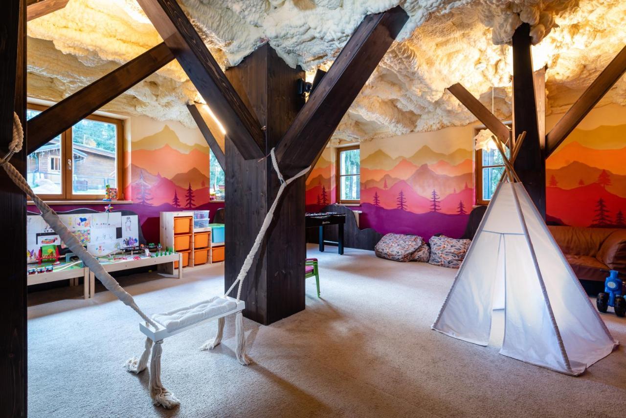 Hotel Bjoernson Jasna & Bjoernson Tree Houses ديمانوفْشكا دولِنا المظهر الخارجي الصورة