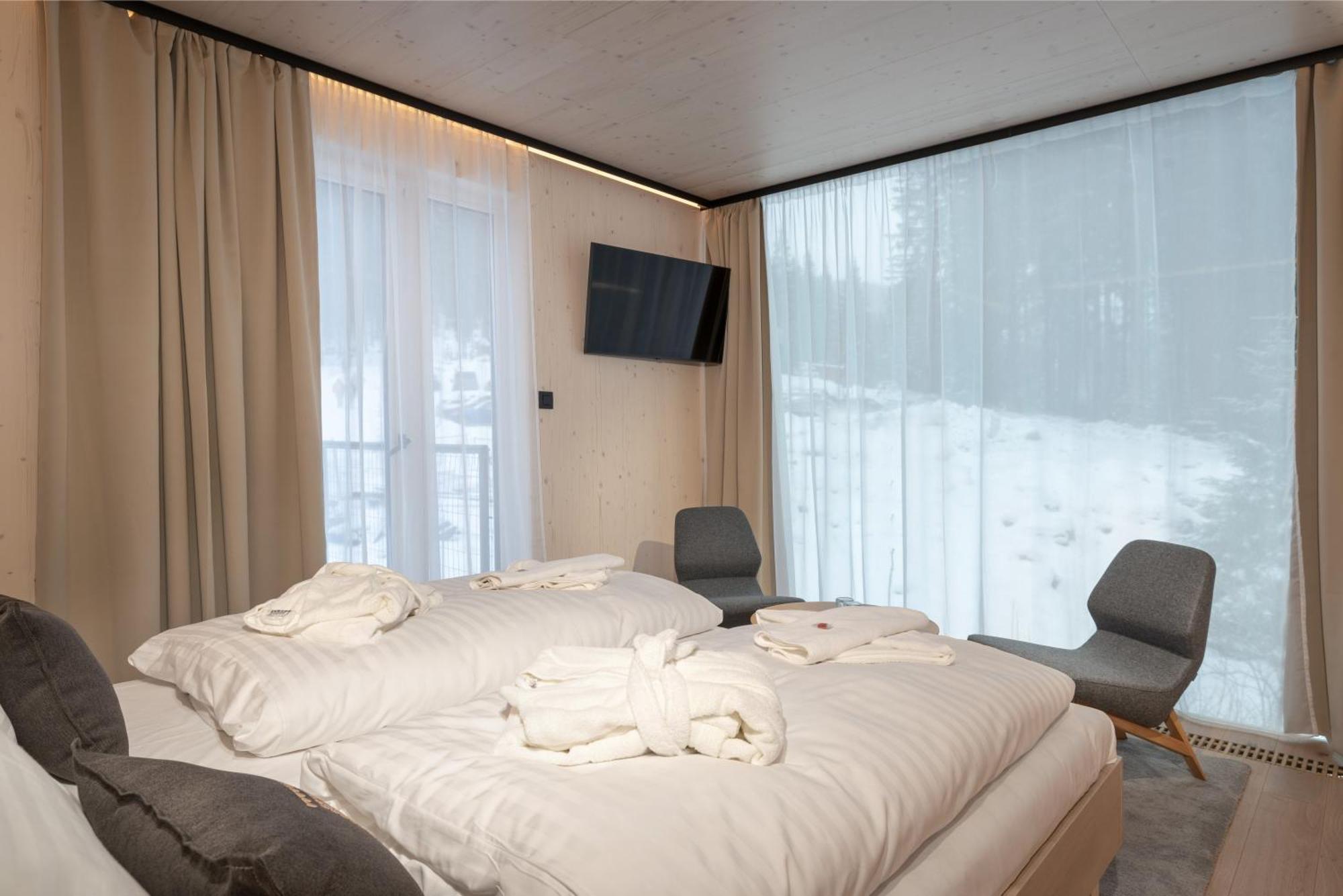 Hotel Bjoernson Jasna & Bjoernson Tree Houses ديمانوفْشكا دولِنا المظهر الخارجي الصورة